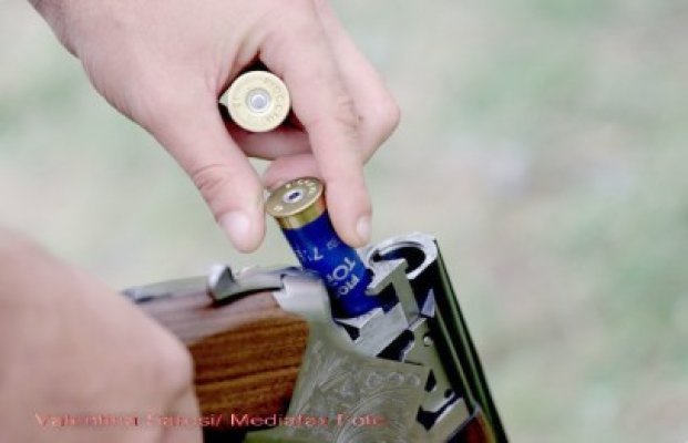 Reclamaţie din zona Boreal: un american trage cu arma după câini!